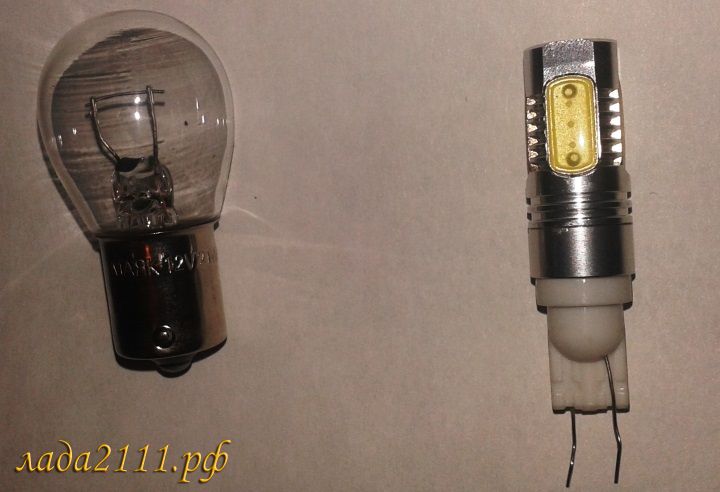 обычная лампа с цоколем PY21W и безцоколная светодиодная лампа